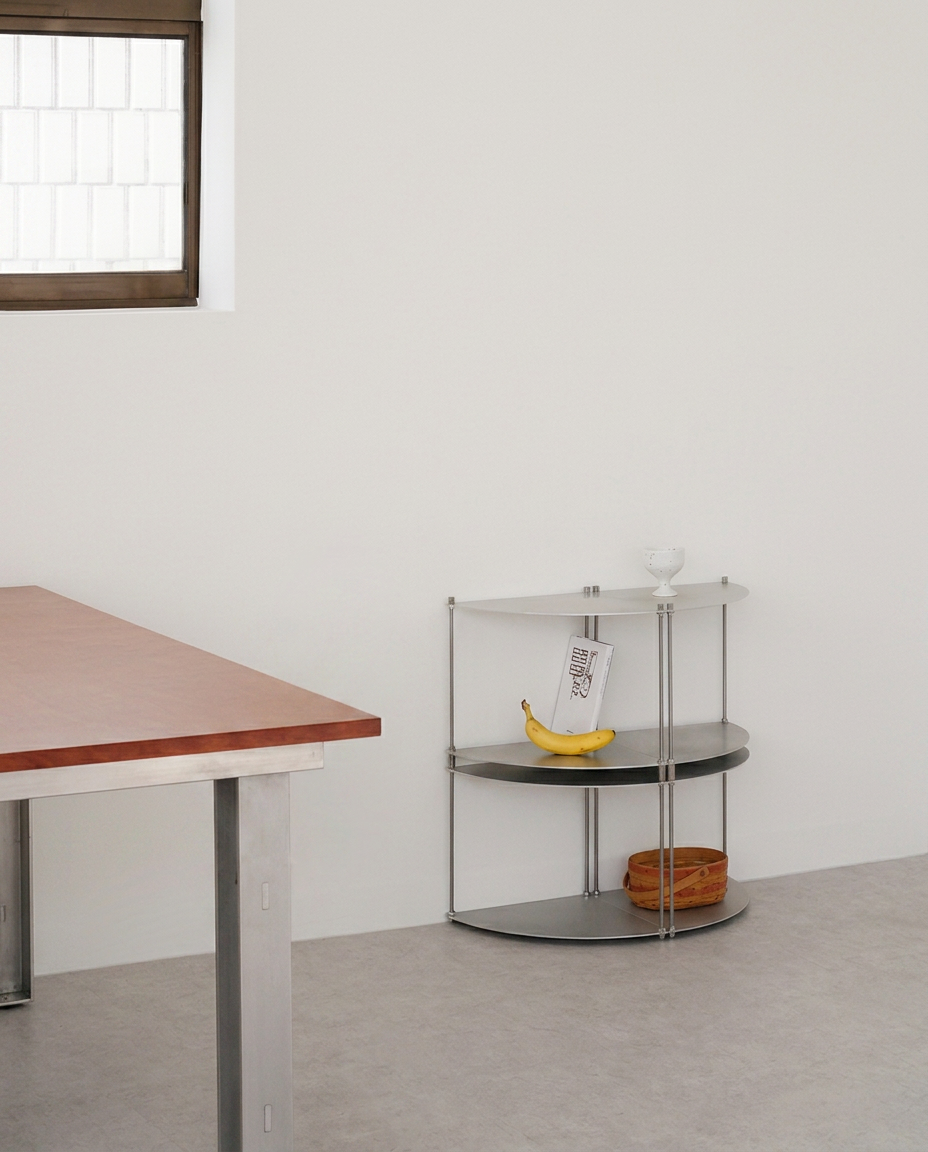 SteelHaus Corner Module Shelf, 4 module – styled in interior