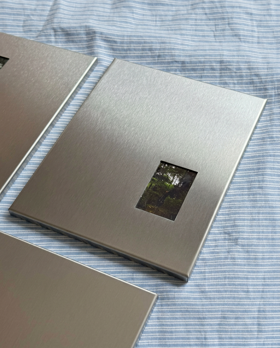 SteelHaus Halcyon Frame, rectangle – angled view