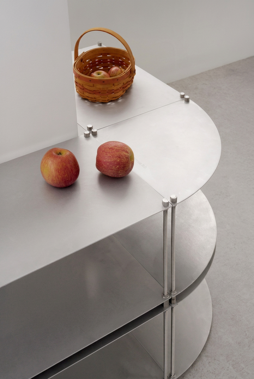 Modular Shelf with curve