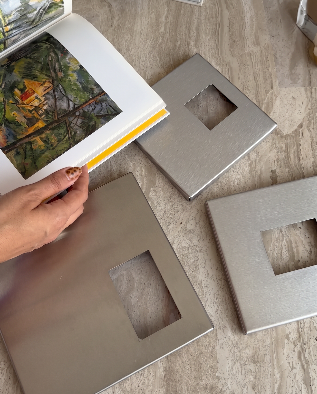 SteelHaus stainless steel photo frame – magnetic back detail